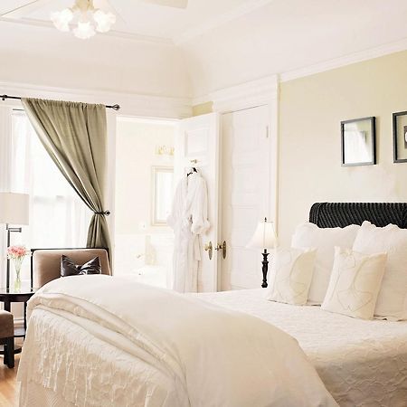 נאפה 1801 First Luxury Inn מראה חיצוני תמונה