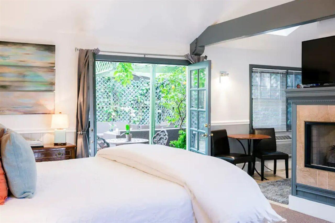 נאפה 1801 First Luxury Inn מראה חיצוני תמונה