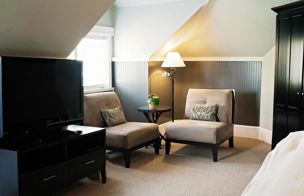 נאפה 1801 First Luxury Inn מראה חיצוני תמונה